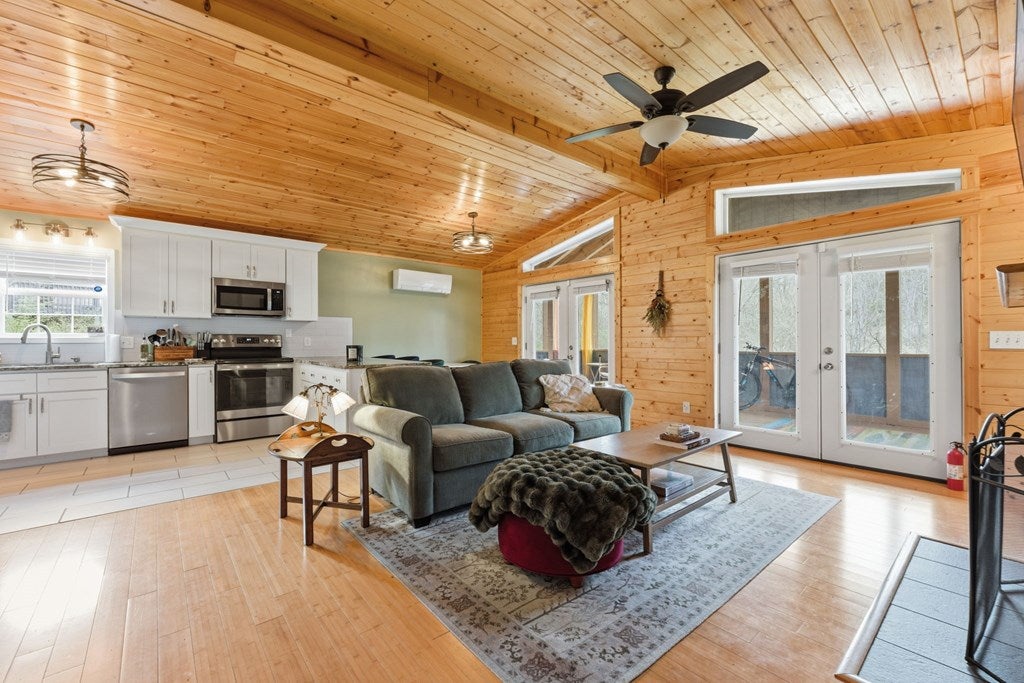 81 Bullfrog Cove Road