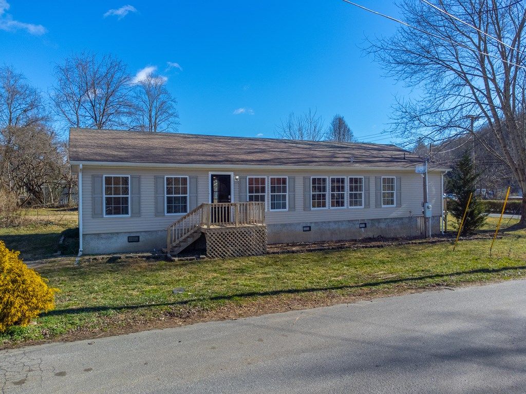 Photo of 28 Smith Street, Sylva, NC 28779 (MLS # 26043113)