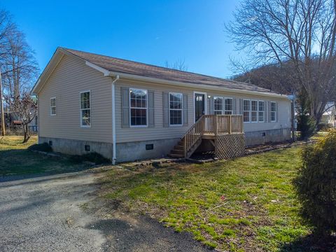 Photo of 28 Smith Street, Sylva, NC 28779 (MLS # 26043113)