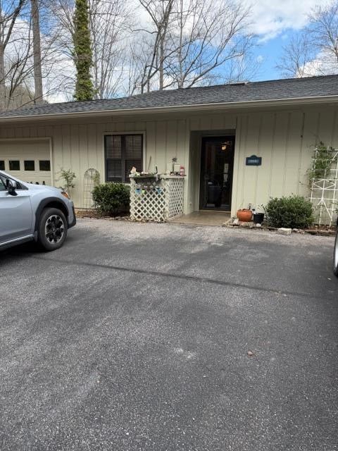 Photo of 701 A Oak Creek, Franklin, NC 28734 (MLS # 26046791)