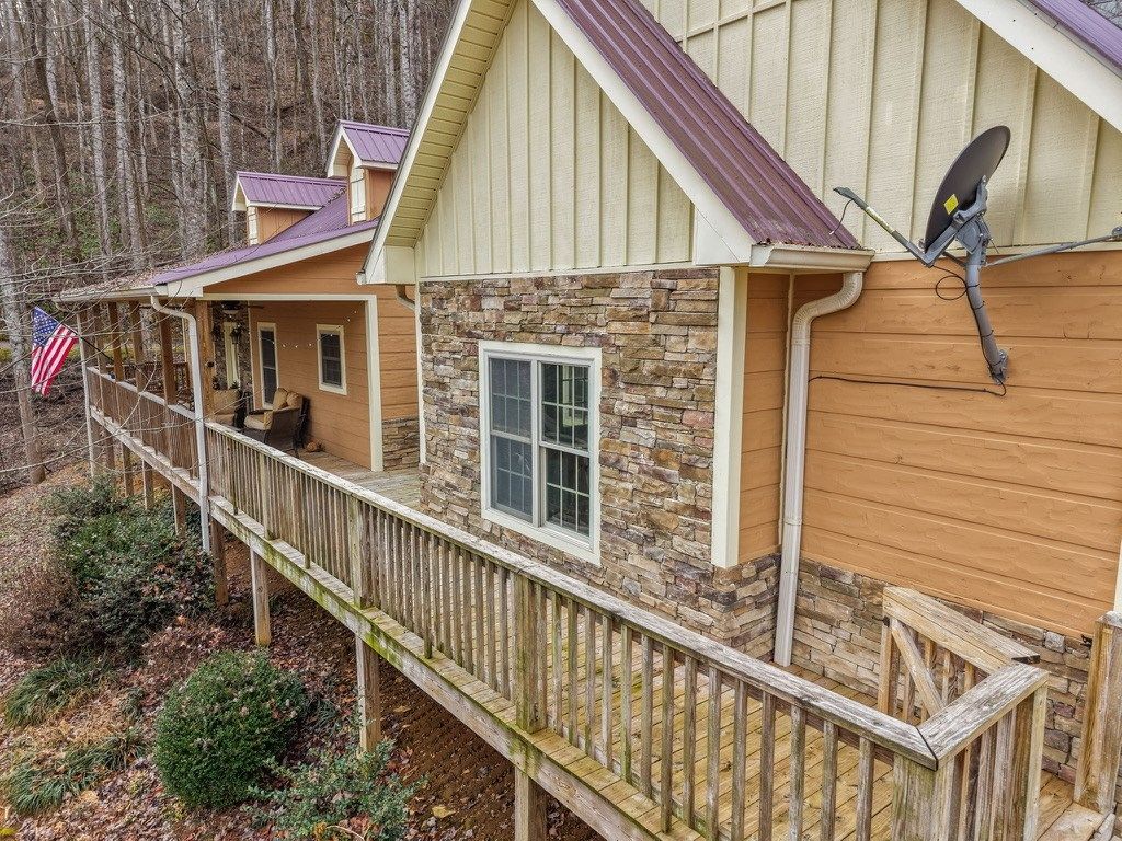 Photo of 165 Eagles Ridge Rd, Sylva, NC 28779 (MLS # 26042880)