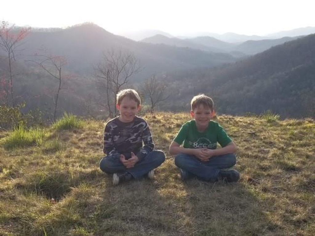 Photo of 625 High Mountain View, Bryson City, NC 28713 (MLS # 26042956)