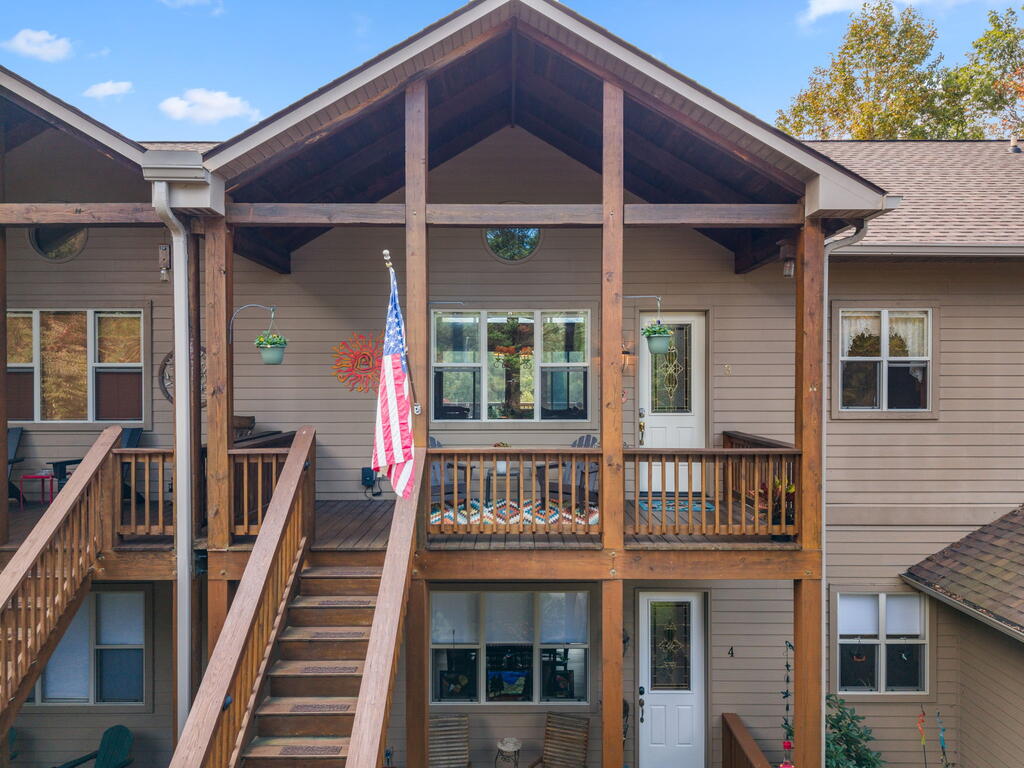 160 White Oak Pointe