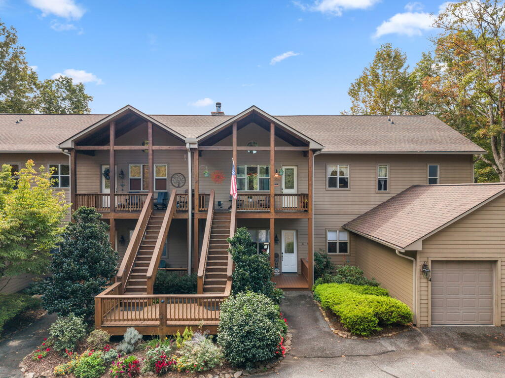Photo of 160 White Oak Pointe, Whittier, NC 28789 (MLS # 26048736)