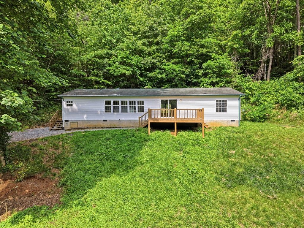 Photo of 508 Cripple Creek Rd, Sylva, NC 28779 (MLS # 26047400)