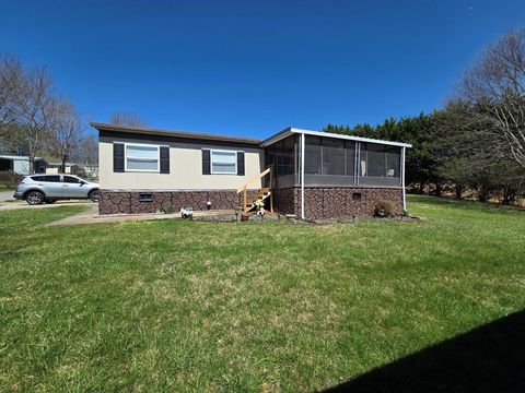 Photo of 51 Pastureview Dr, Franklin, NC 28734 (MLS # 26046717)