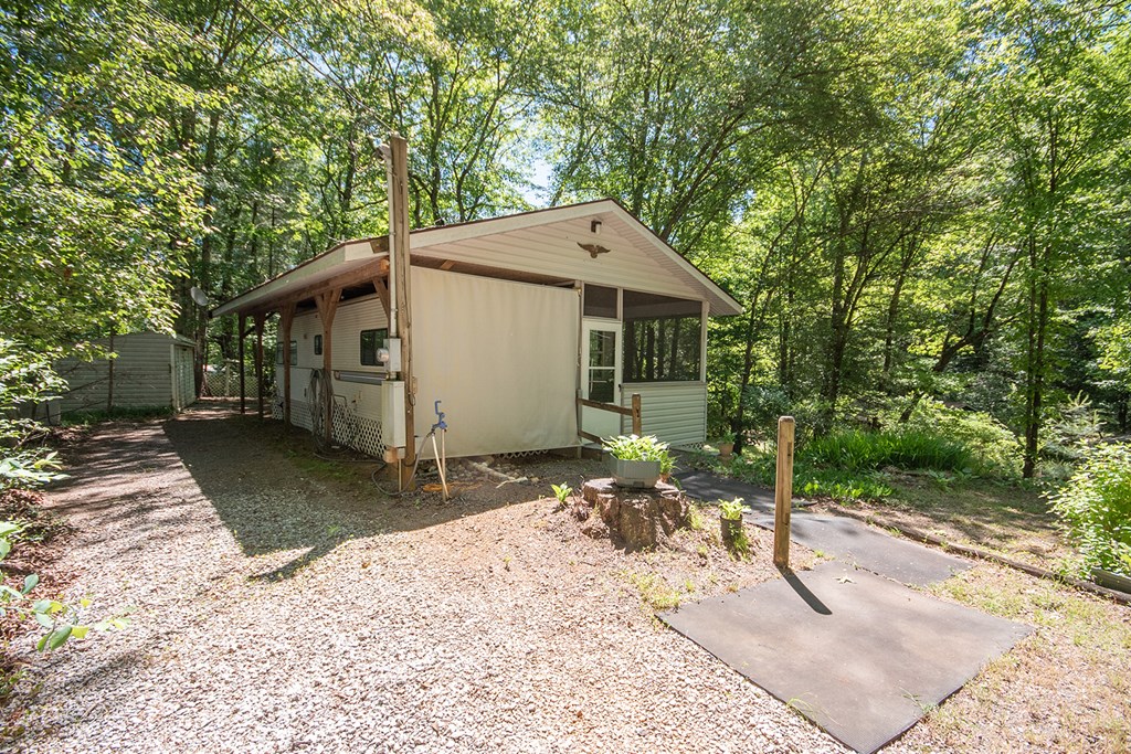 31 Robin Road