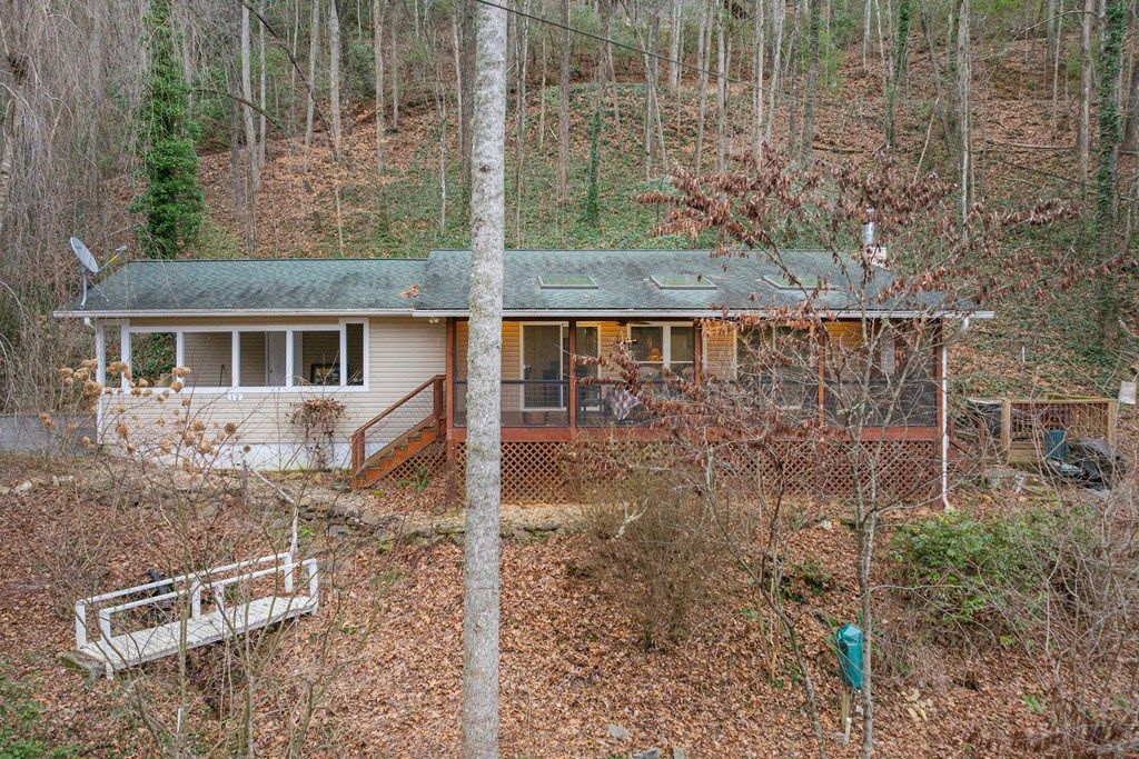 Photo of 12 Bear Cove Lane, Bryson City, NC 28713 (MLS # 26043169)