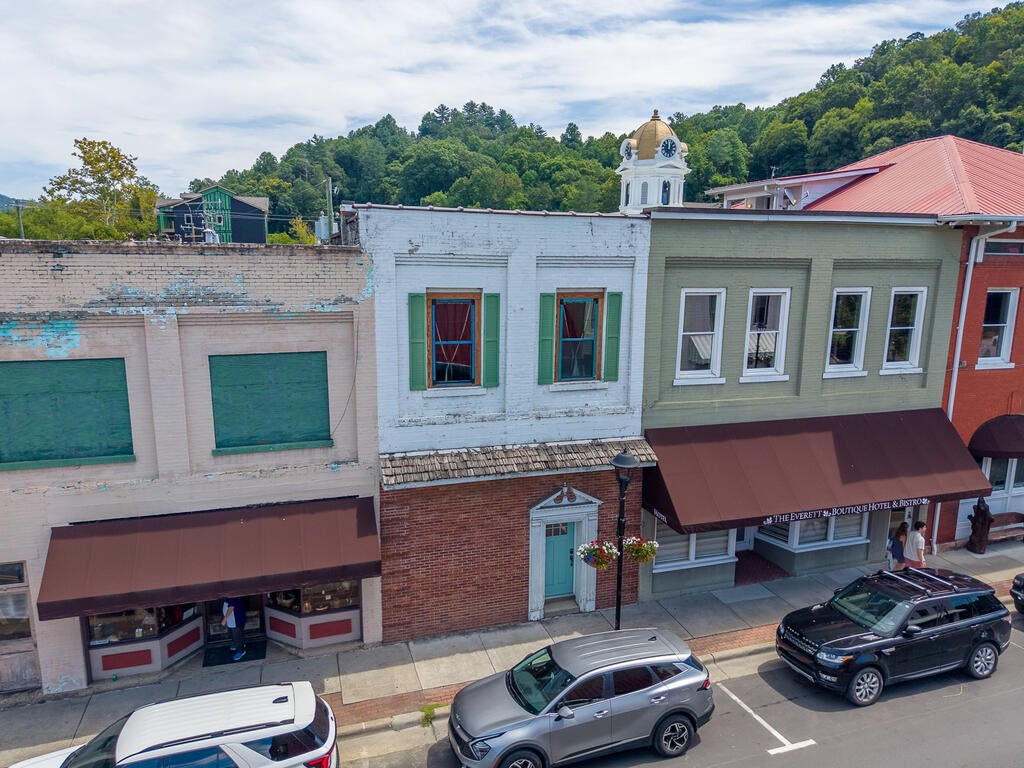 Photo of 28 Everett Street, Bryson City, NC 28713 (MLS # 26048307)