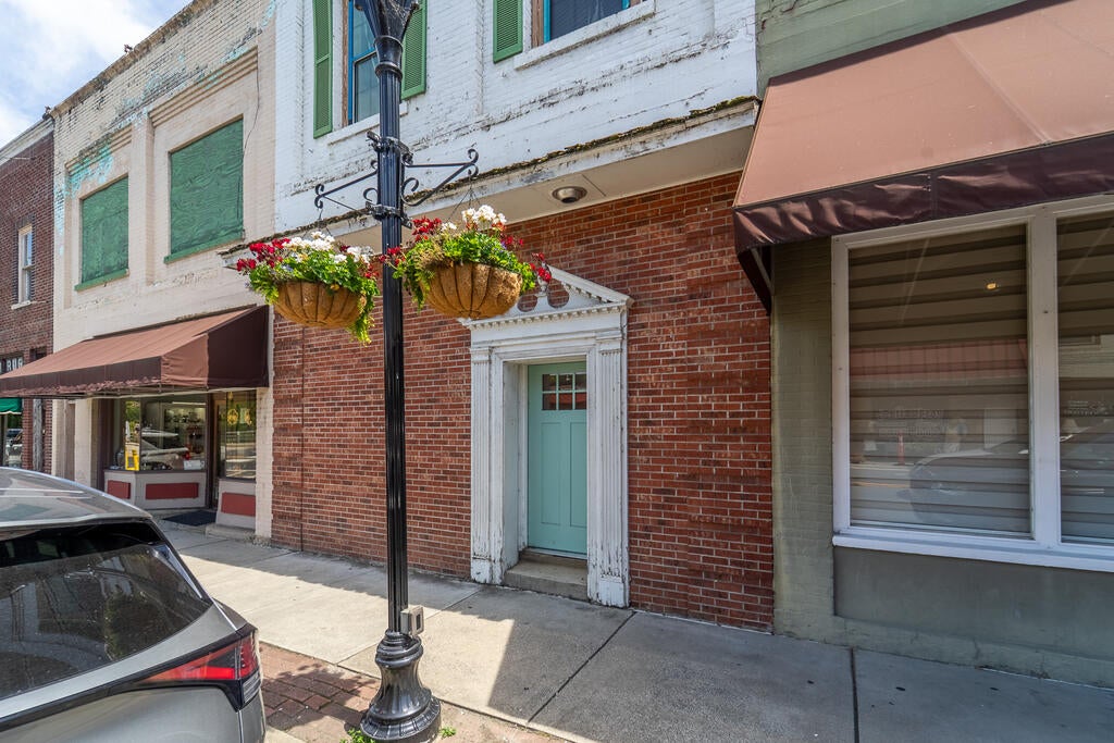 28 Everett Street