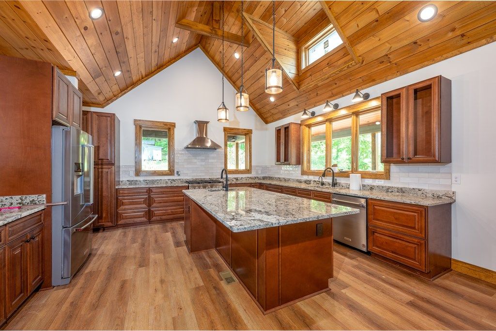 Photo of 110 Gadsden Ridge, Bryson City, NC 28713 (MLS # 26041453)