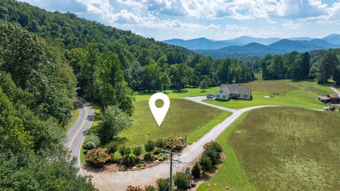 Photo of Lot 2 Stonebrook Farm, Franklin, NC 28734 (MLS # 26048432)