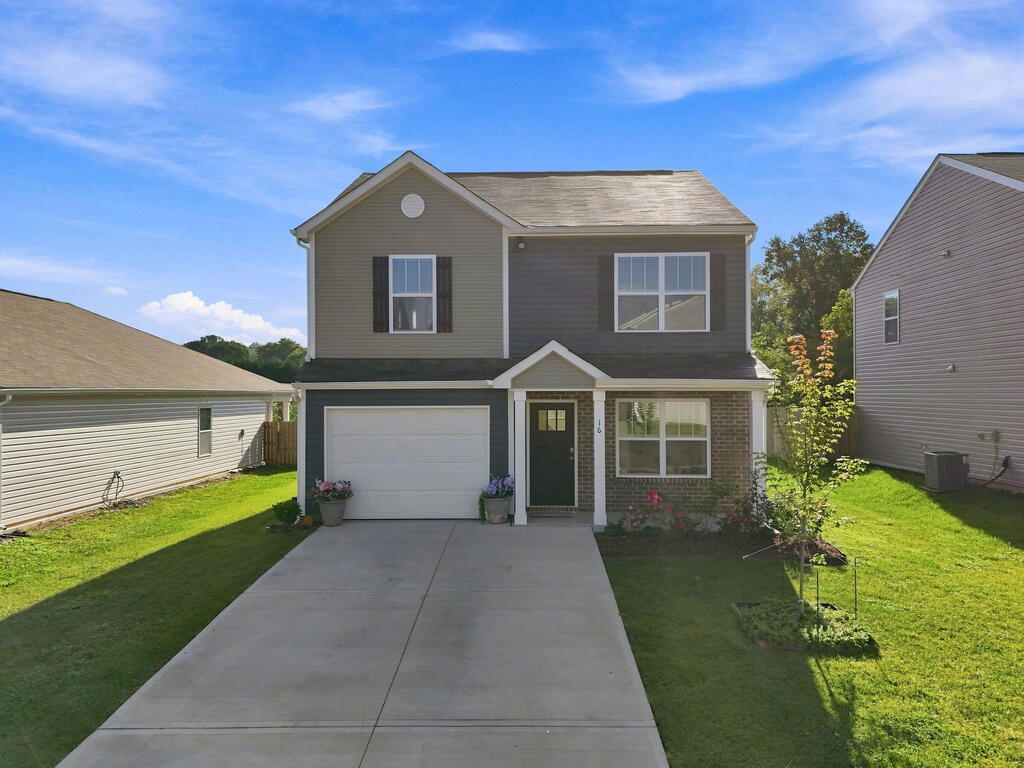 Photo of 16 Madelyn Drive, Clyde, NC 28721 (MLS # 26048466)