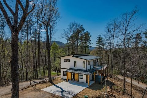 Photo of 85 Elrod Dr, Whittier, NC 28789 (MLS # 26046866)