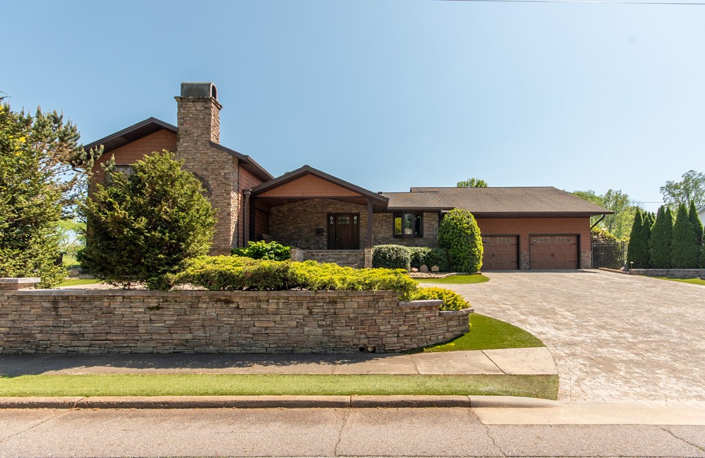 59 White Oak Street