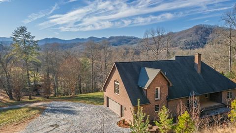Photo of 179 Bella Ln, Franklin, NC 28734 (MLS # 26043151)