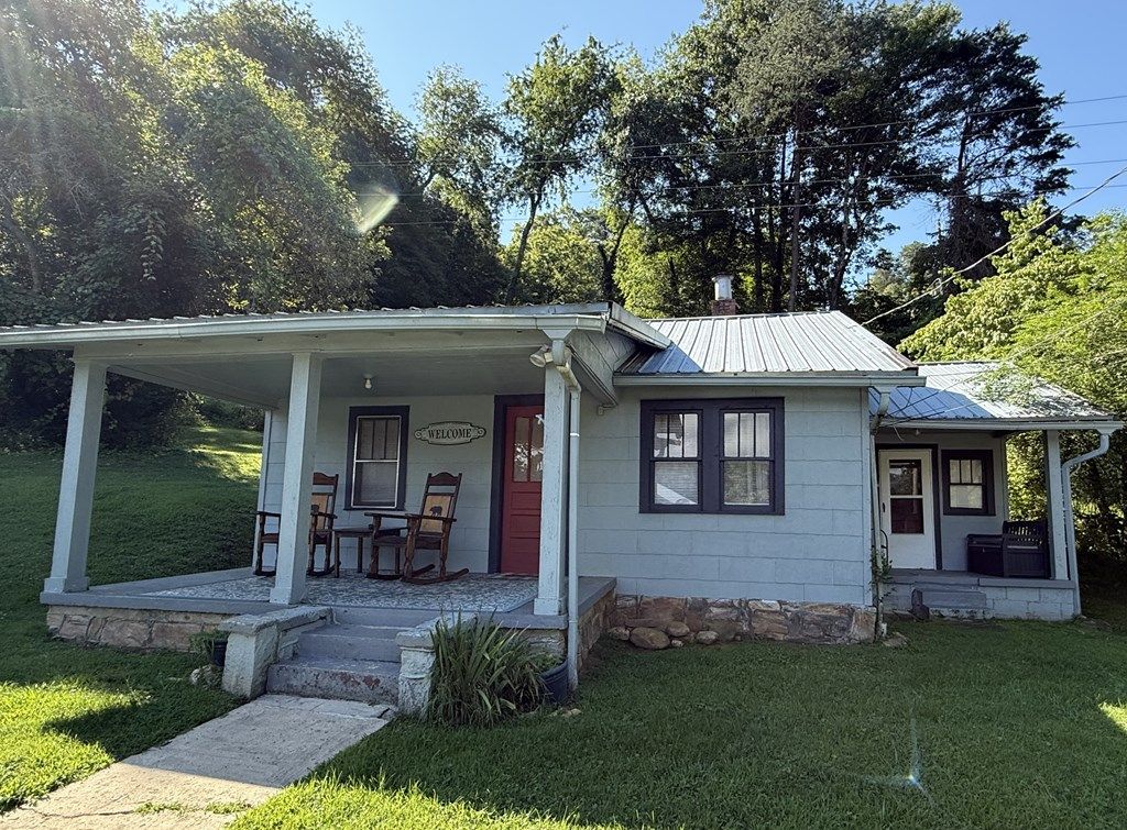 Photo of 35 B Street, Bryson City, NC 28713 (MLS # 26041814)