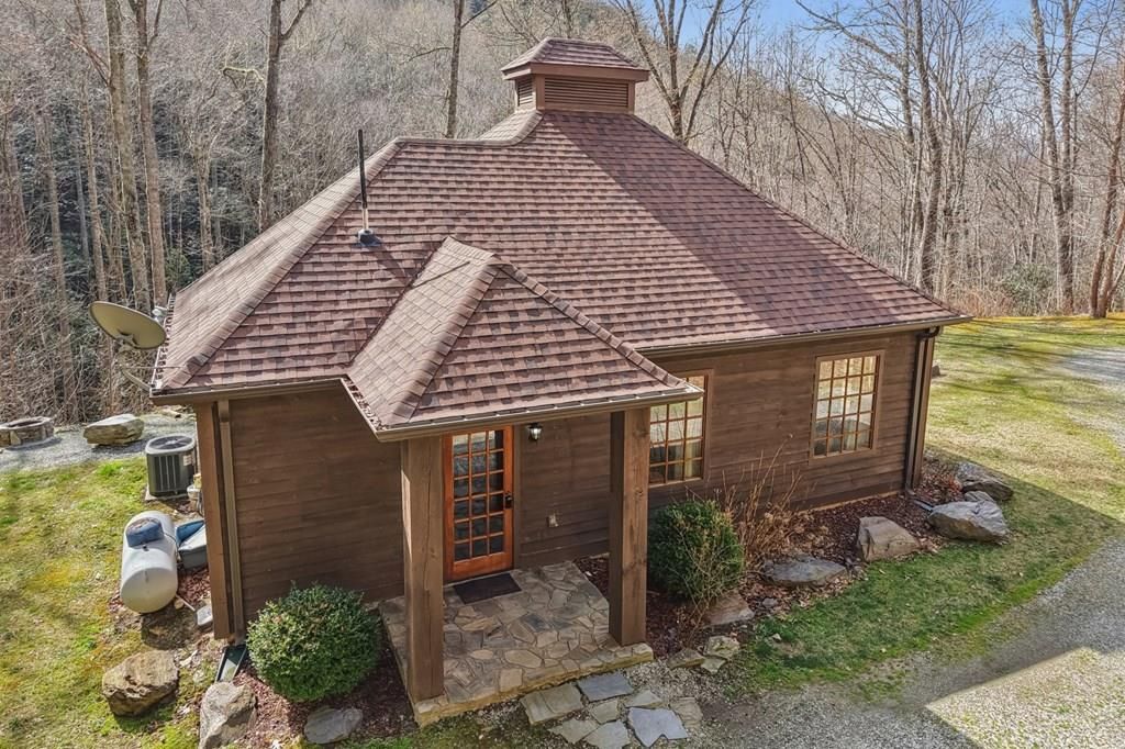 Photo of 1012 Alarka Highlands, Bryson City, NC 28713 (MLS # 26046598)