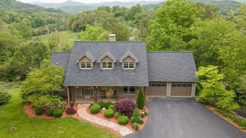 Photo of 170 Lauren Ln, Franklin, NC 28734 (MLS # 26047460)