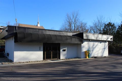 Photo of 1021 E Main St, Franklin, NC 28734 (MLS # 26039971)