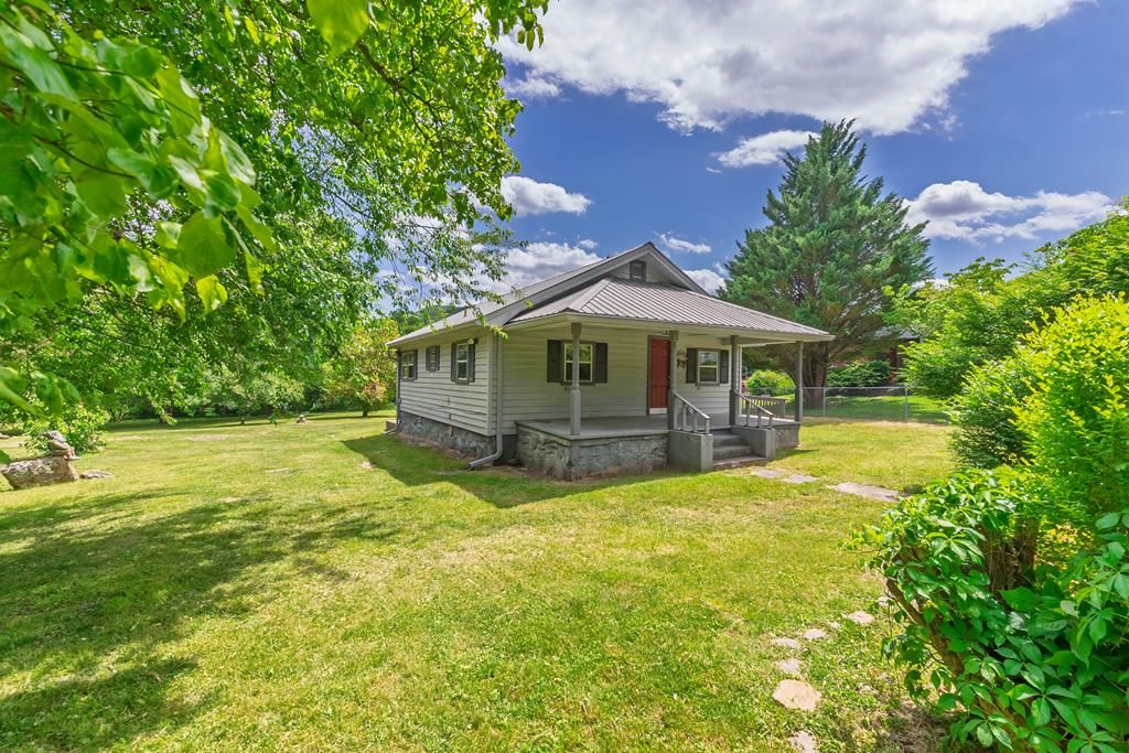 Photo of 20 Jimmy Morris Rd, Sylva, NC 28779 (MLS # 26047322)