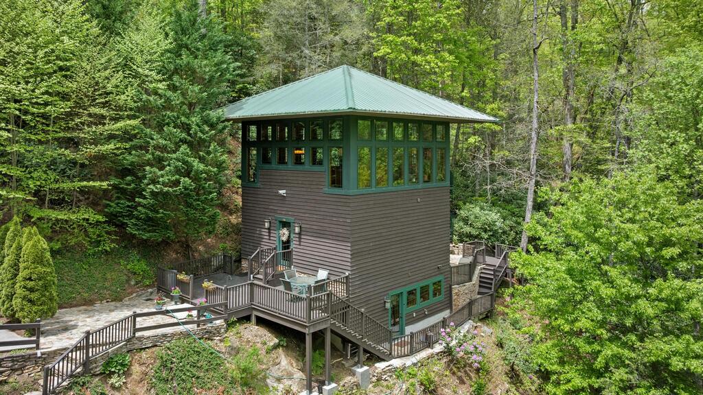 685 Gold Mine Rd