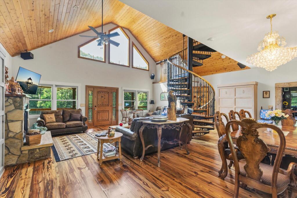2533 Coopers Creek Rd