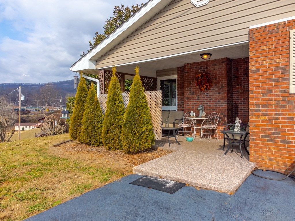 Photo of 23 Cinder Ridge, Sylva, NC 28779 (MLS # 26041525)