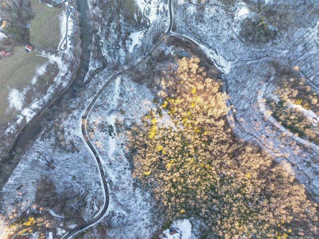 Photo of 4 Old # 4 Rd, Cherokee (Jackson Co.), NC 28719 (MLS # 26045328)