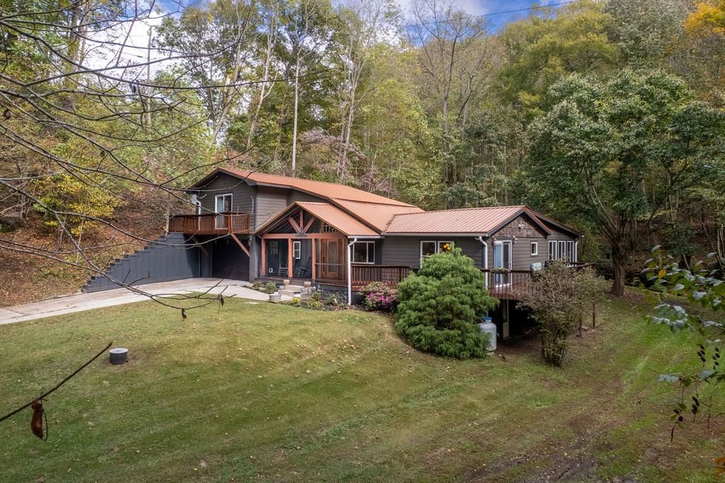 Photo of 214 Chin Tree Rd, Sylva, NC 28779 (MLS # 26047320)