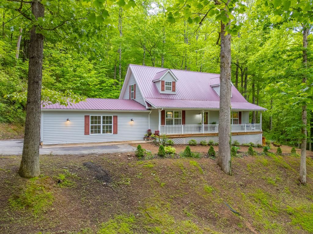 Photo of 41 Kings Creek Dr, Sylva, NC 28779 (MLS # 26041924)