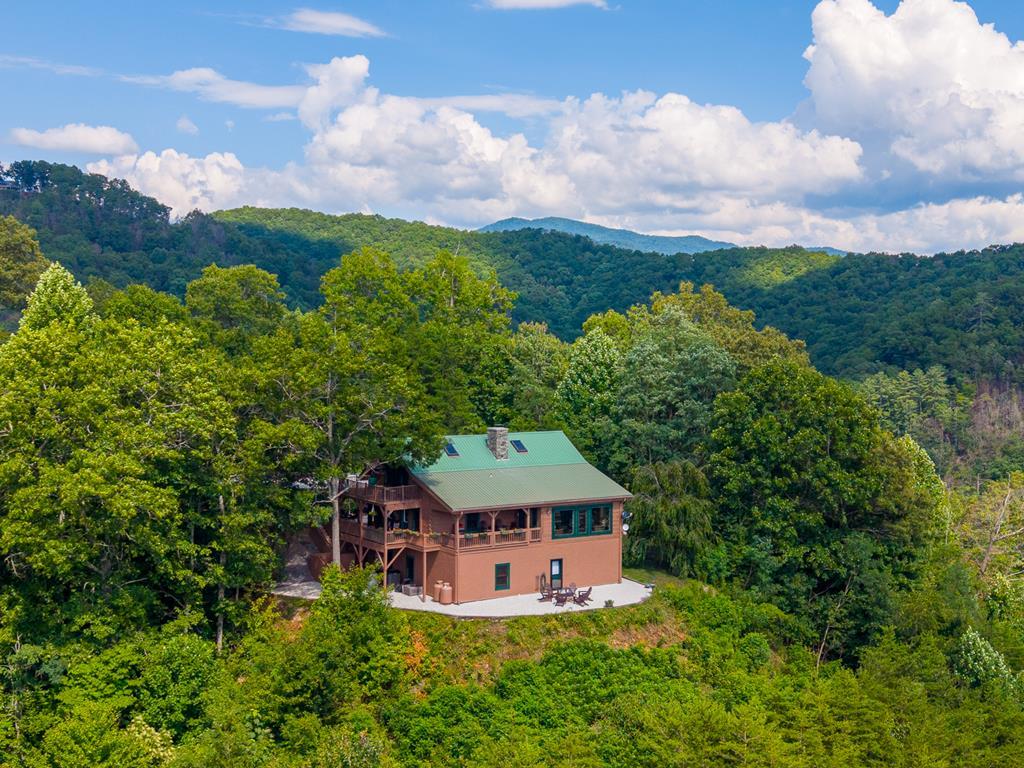 Photo of 220 Ridge Top Drive, Bryson City, NC 28713 (MLS # 26048160)