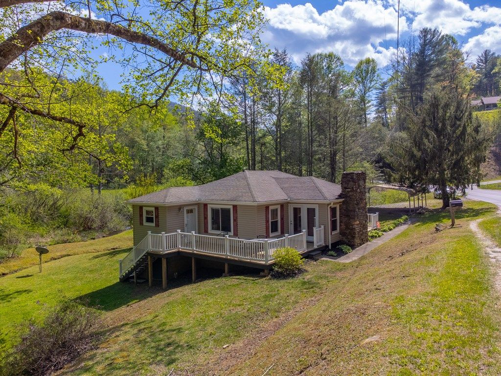 Photo of 1303 Atoah Road, Robbinsville, NC 28771 (MLS # 26046992)