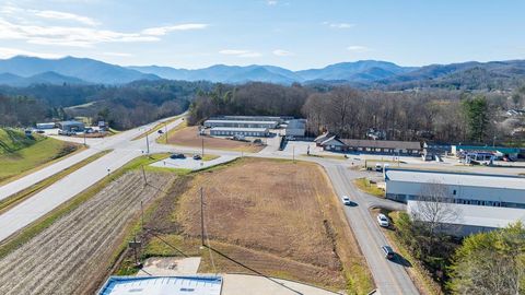 Photo of 00 Carolina Drive, Franklin, NC 28734 (MLS # 26042853)