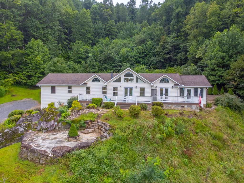 Photo of 770 Discovery Place, Sylva, NC 28779 (MLS # 26041893)