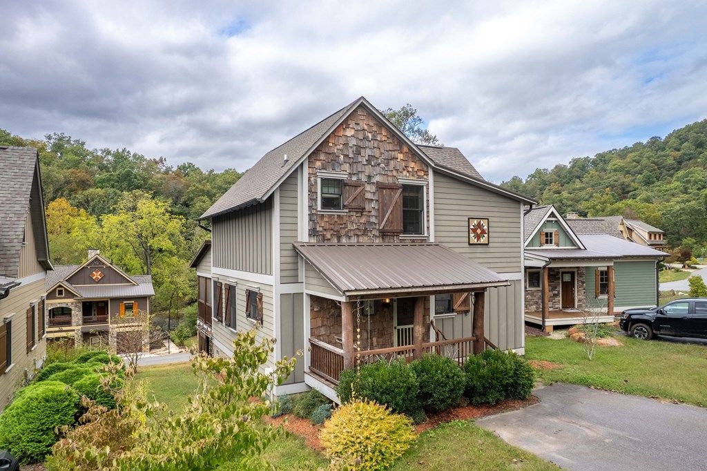 Photo of 4 Grayling Drive, Cullowhee, NC 28713 (MLS # 26042362)