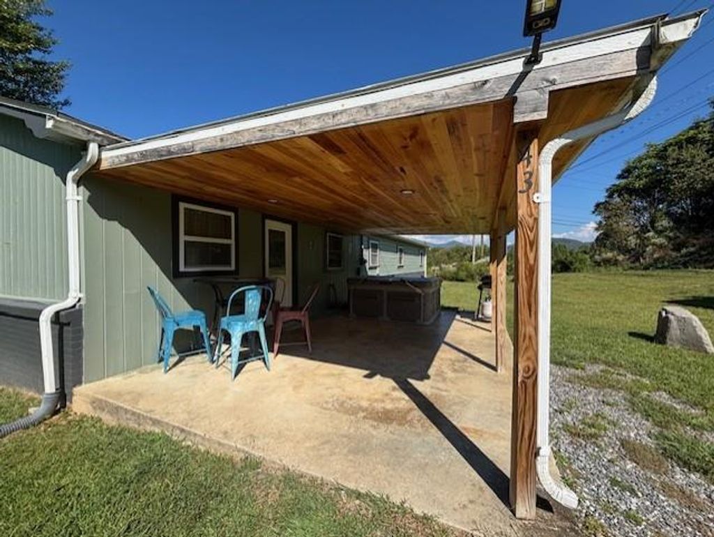 Photo of 43 Flaming Arrow Dr, Whittier, NC 28789 (MLS # 26045250)