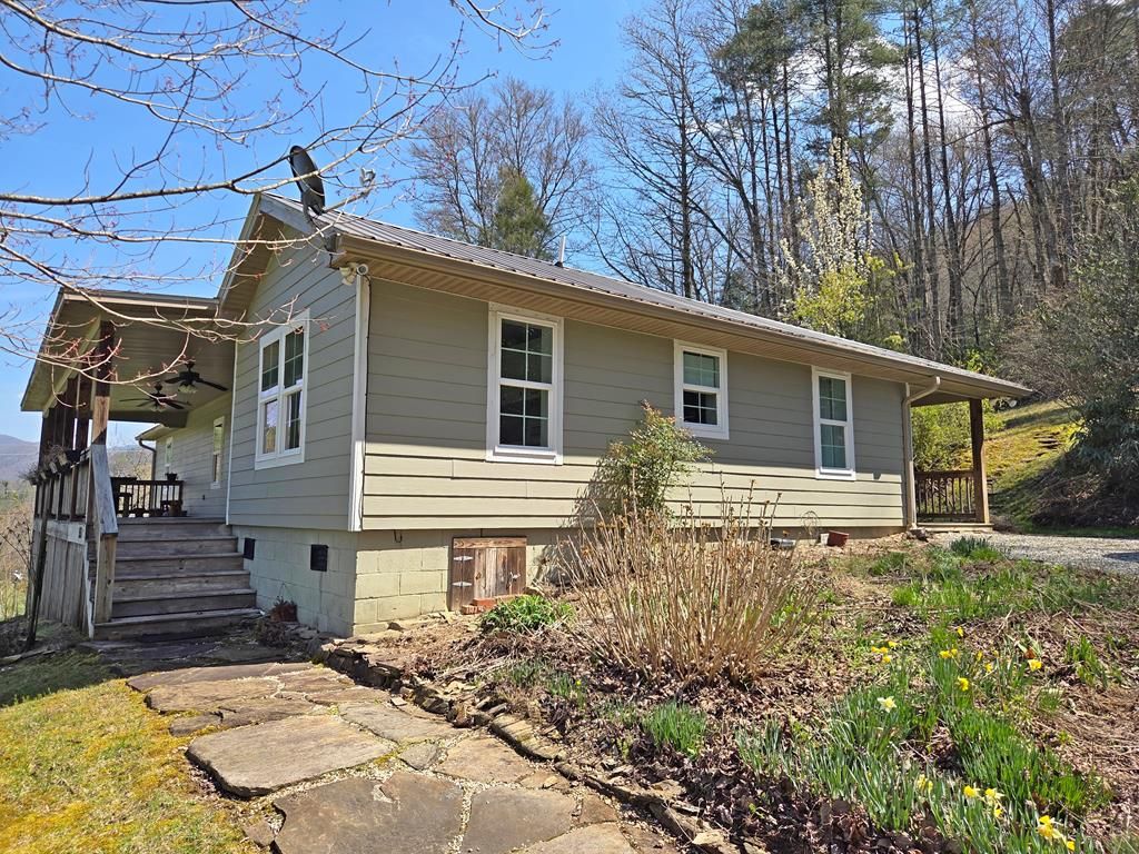 Photo of 575 Lick Log Road, Bryson City, NC 28713 (MLS # 26046680)