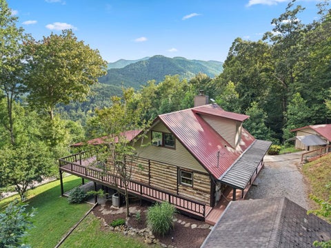 Photo of 614 Waterfall Drive, Franklin, NC 28734 (MLS # 26047942)