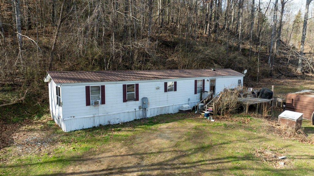 Photo of 24 Wright Rd, Whittier, NC 28789 (MLS # 26043170)