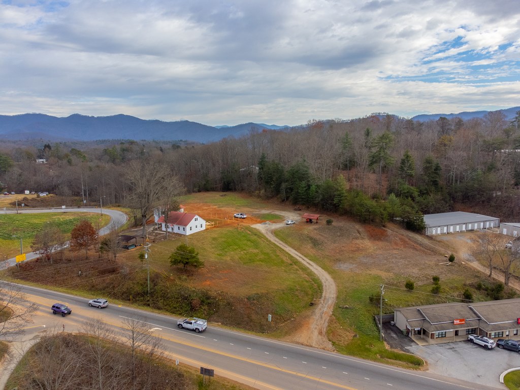 1661 Highlands Rd