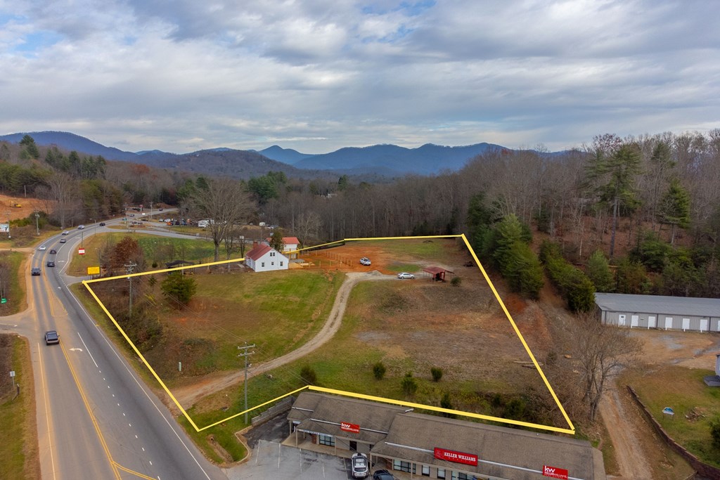 1661 Highlands Rd