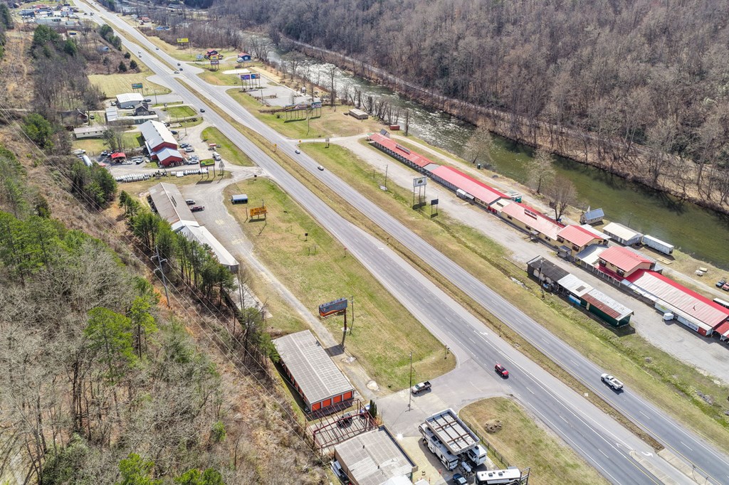 5262-526 4 Us Highway 74 W