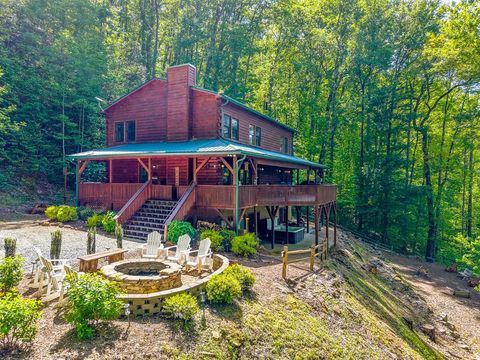 Photo of 453 Macs Mountain Retreat Ln, Franklin, NC 28734 (MLS # 26047085)