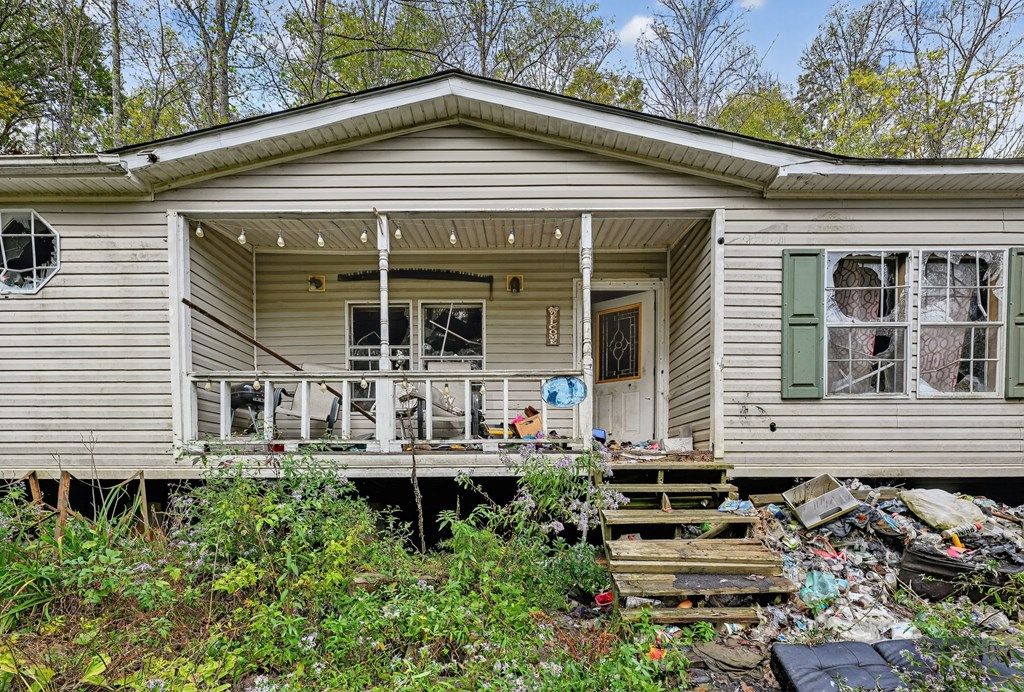 Photo of 1281 Lower Mountain Creek Rd, Robbinsville (Graham), NC 28771 (MLS # 26042417)