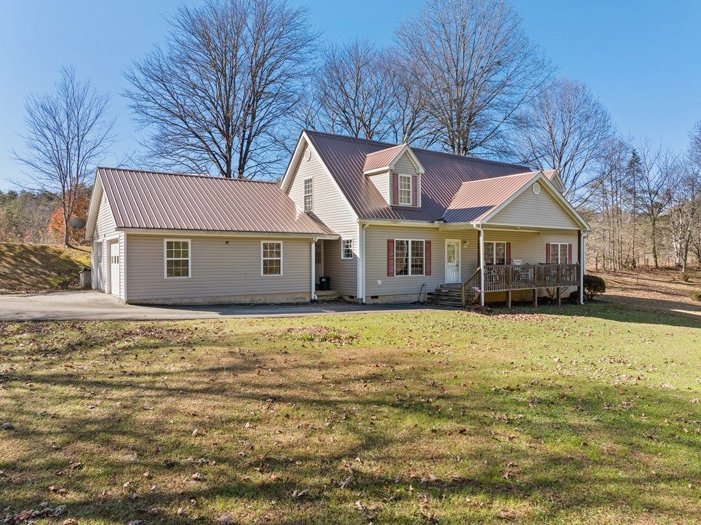 Photo of 70 Pierce Elders Rd, Whittier, NC 28789 (MLS # 26045465)