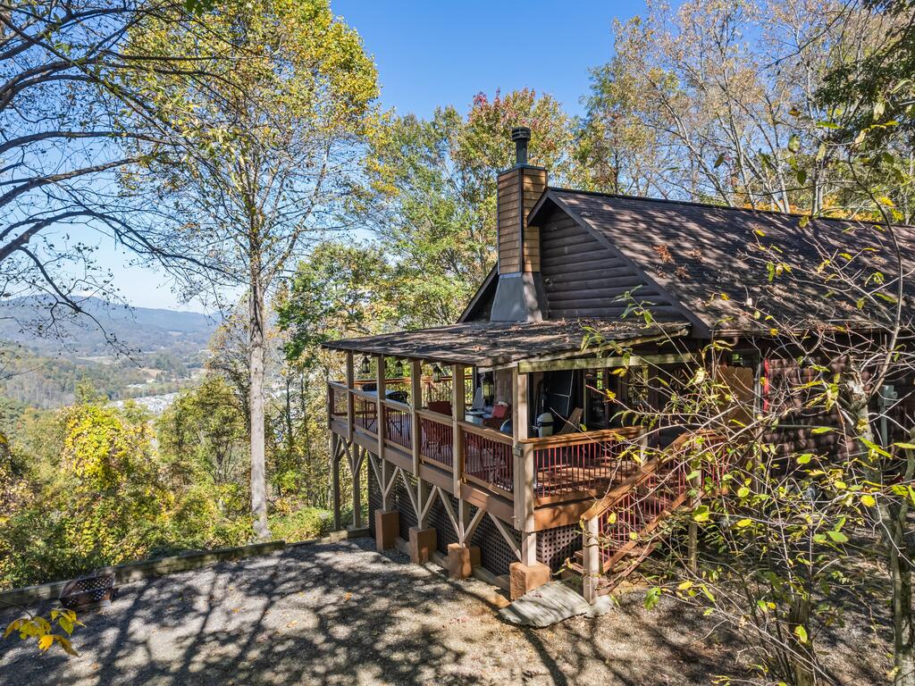 612 Whispering Winds Road