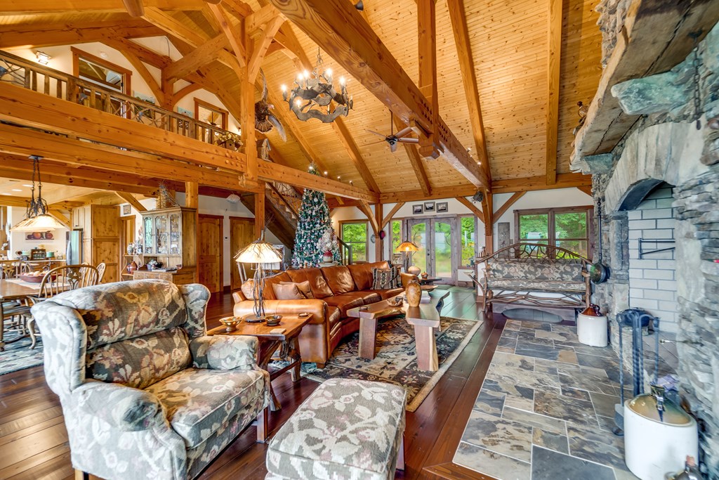Franklin, North Carolina, 28734, United States, 3 Bedrooms Bedrooms, ,5 BathroomsBathrooms,Residential,Active,2043448