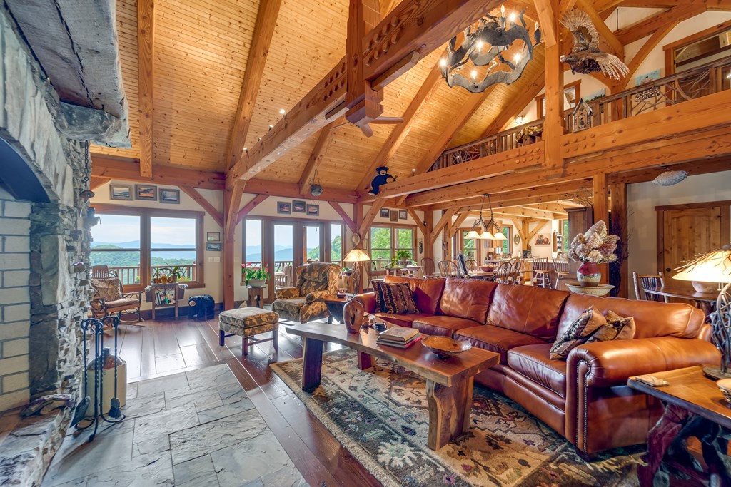 Franklin, North Carolina, 28734, United States, 3 Bedrooms Bedrooms, ,5 BathroomsBathrooms,Residential,Active,2043448