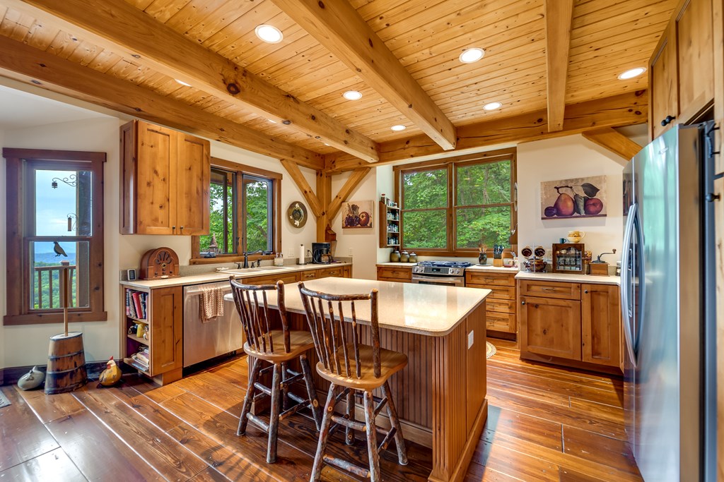 Franklin, North Carolina, 28734, United States, 3 Bedrooms Bedrooms, ,5 BathroomsBathrooms,Residential,Active,2043448
